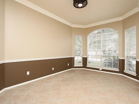3rd image of 14030 White Oak Gardens Dr