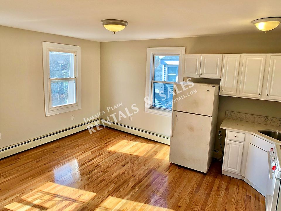2nd image of 180 Heath St #3EM