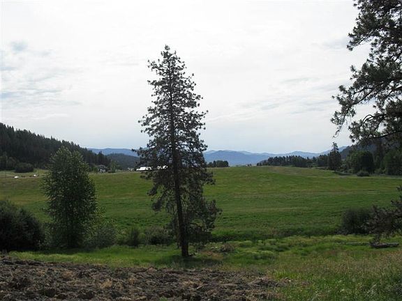 4th image of 1688B Highway 395 S