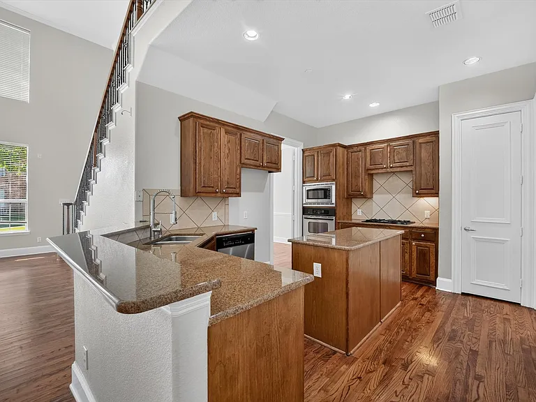 1145 Pedernales Trl — Photo 11