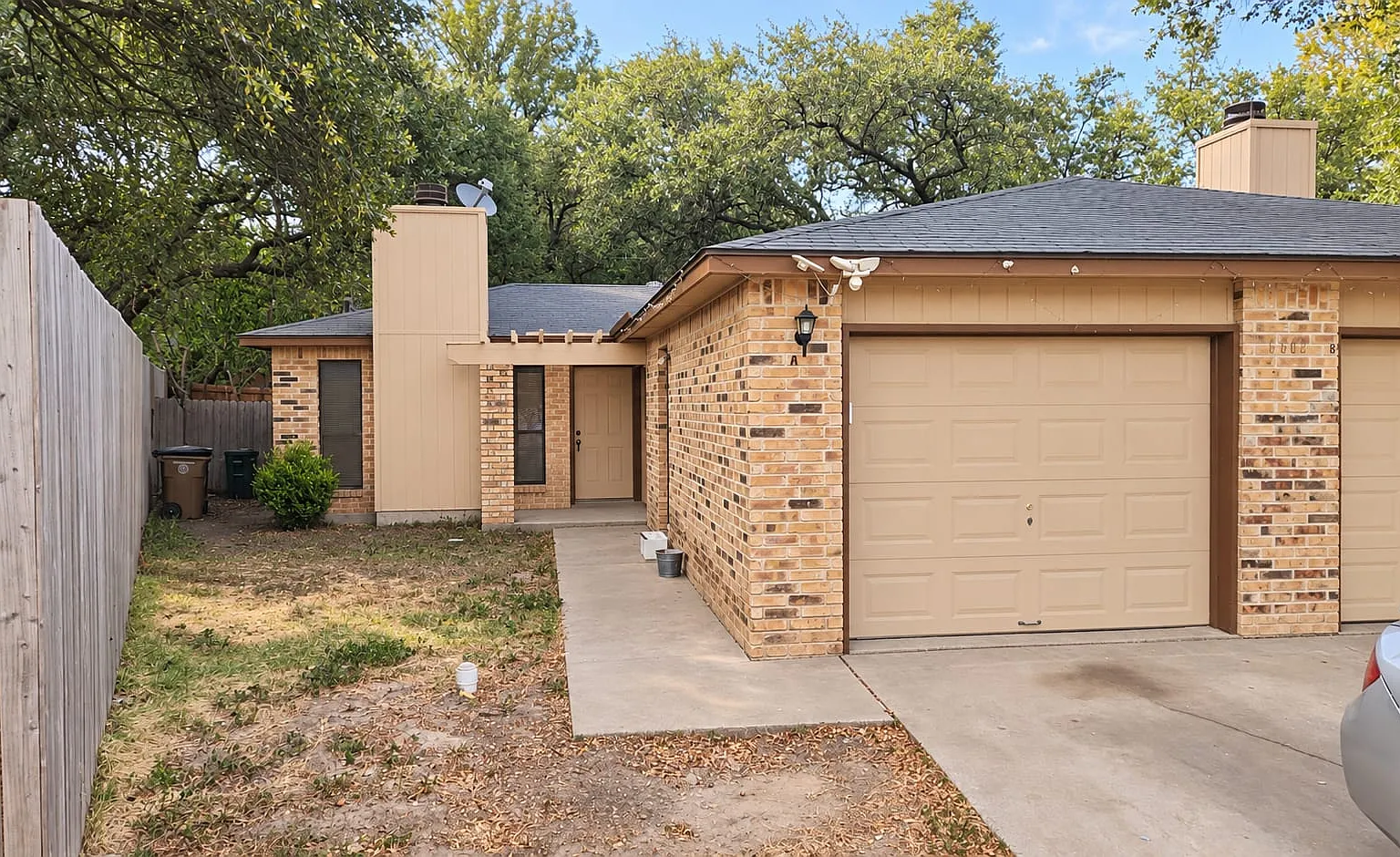 2 bed, 1.5 bath, 1000 sqft, $1,400 — Photo 1