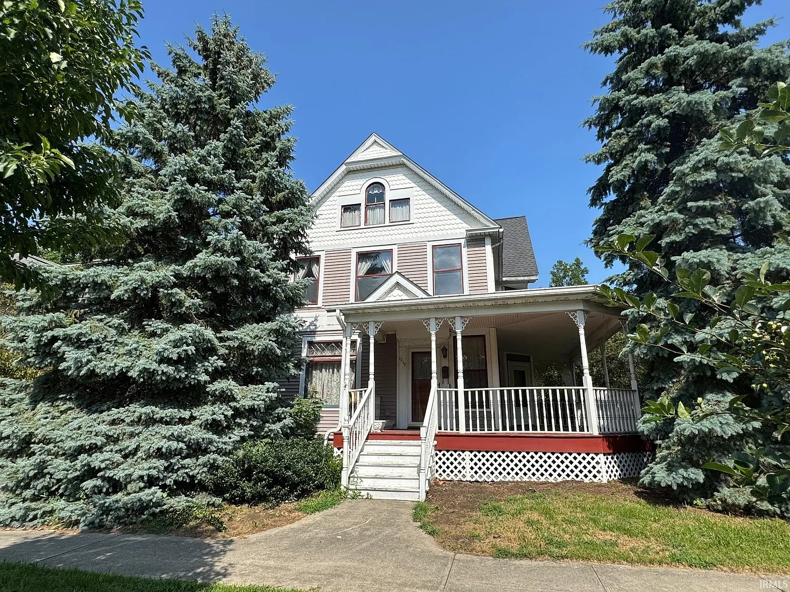 1219 Main St photo 1