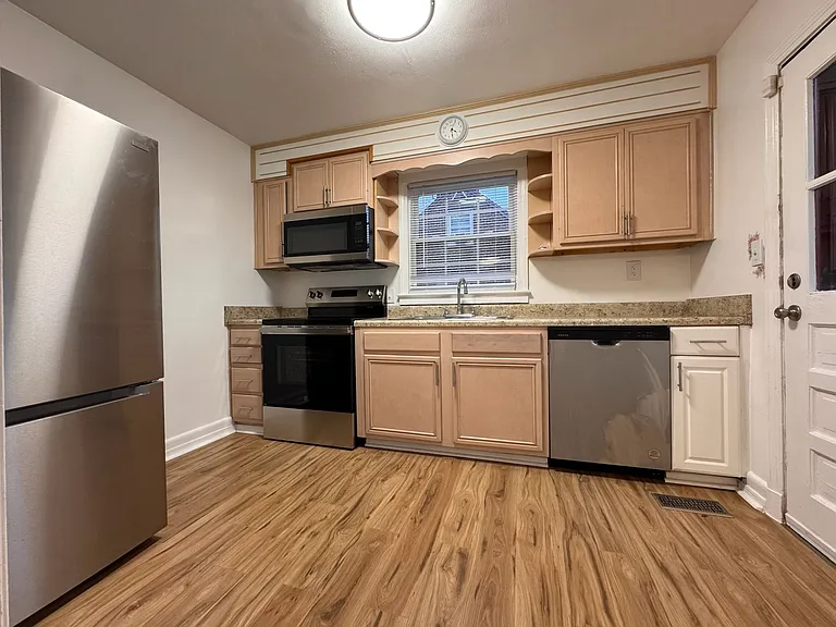 9220 Marlow Ave — Photo 21
