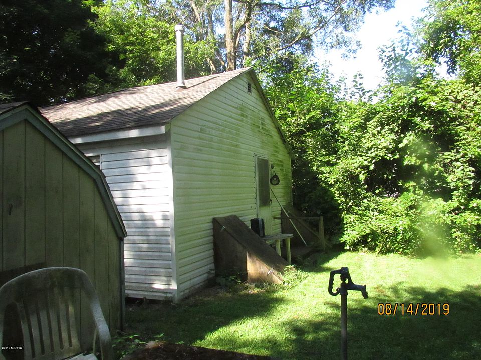 2nd image of 2141 Laurel Ave