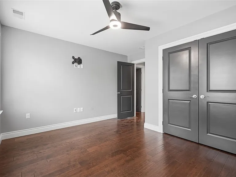 390 Bradley St — Photo 20