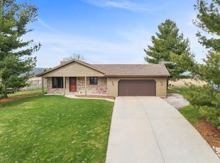 3967 Kings Way, Slinger, WI 53086