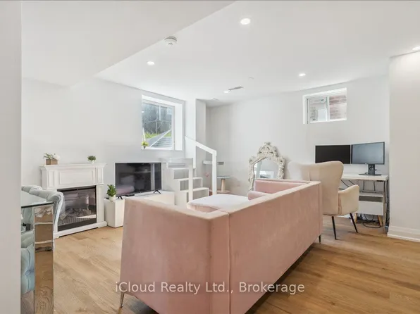 925 Hickory Cres, Milton, ON L9E 1P6