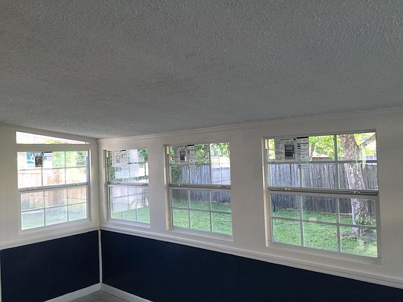 3rd image of 330 Live Oak Blvd