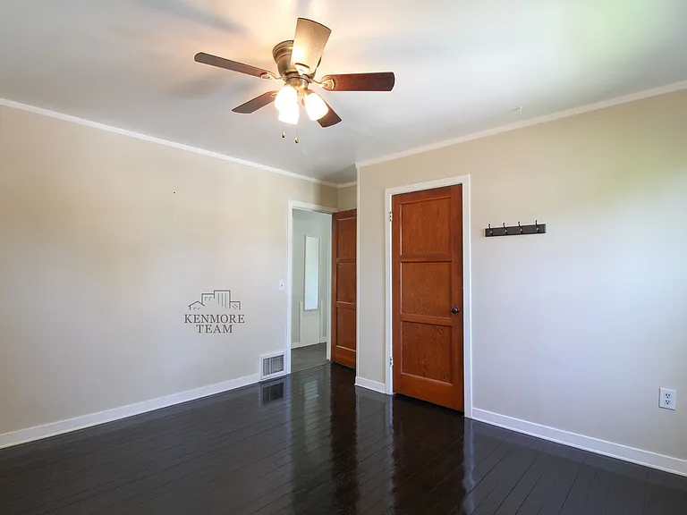 1310 Haupt Ave — Photo 12