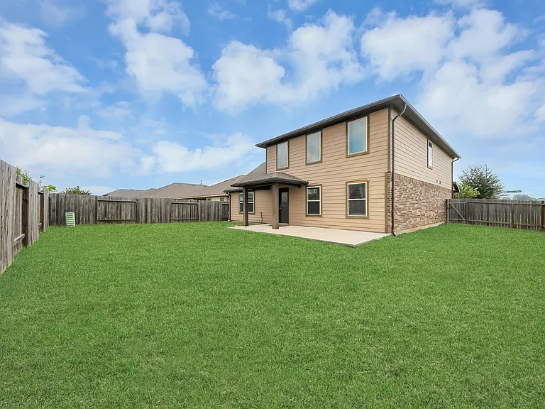 6934 Rosalina Landing Ln — Photo 35