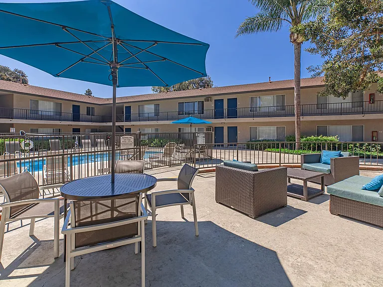 Huntington Highlander Apartment Homes — Photo 5
