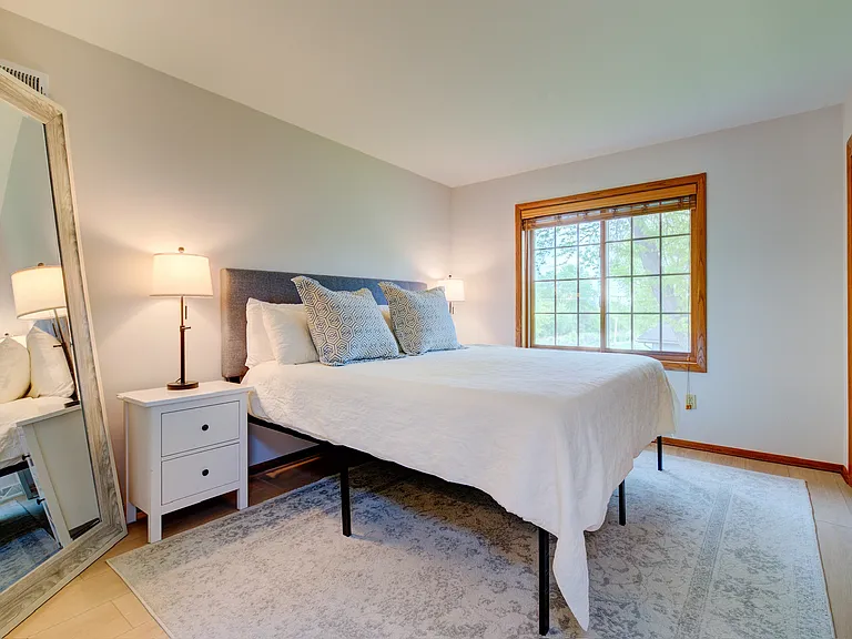 S79W17090 Pamela Ct — Photo 23