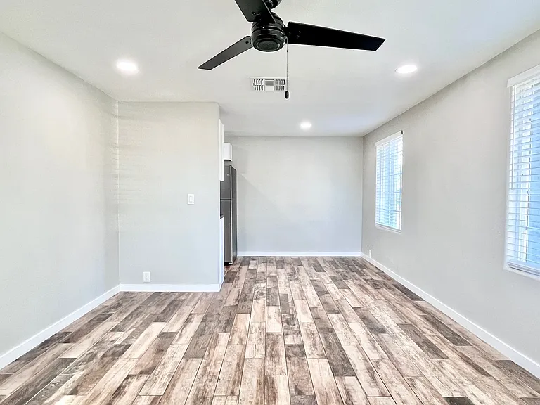2718 N 40th St #1 — Photo 34