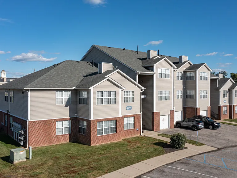 Delaware Crossing Apartments — Photo 16