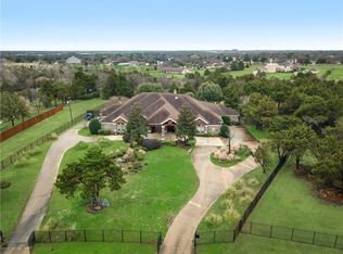 1126 Whispering Oaks Dr, Desoto, TX 75115