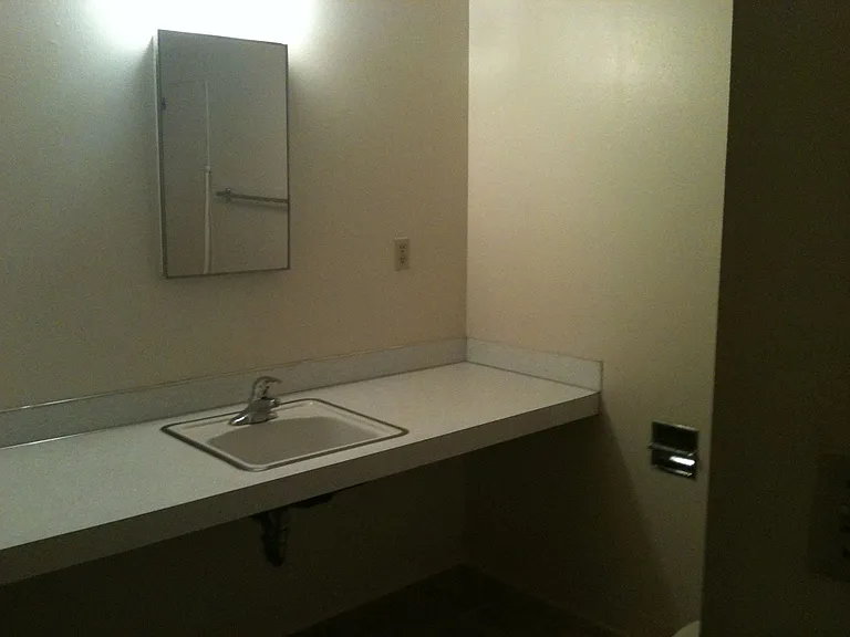 680 & 690 Lawrence St — Photo 24