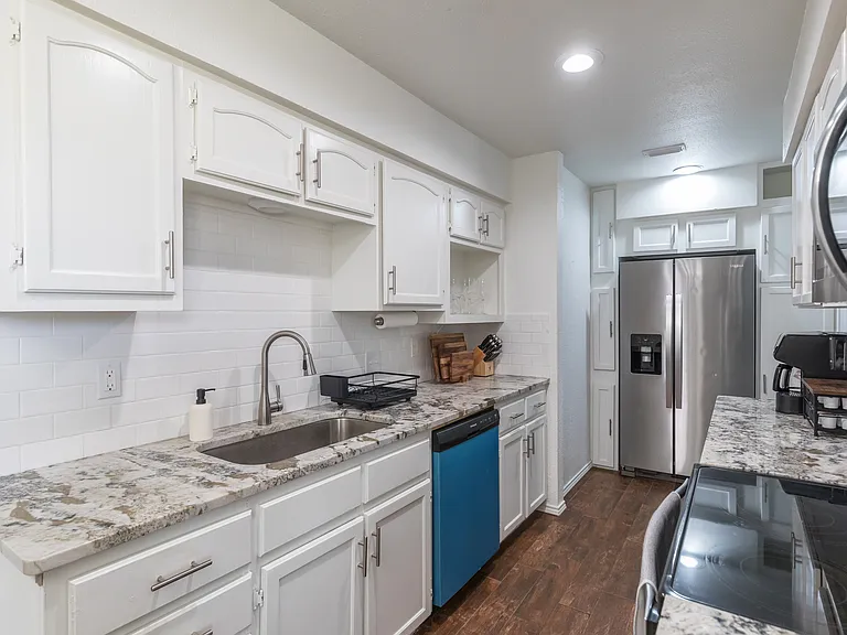 8073 Bonnie Cir — Photo 5