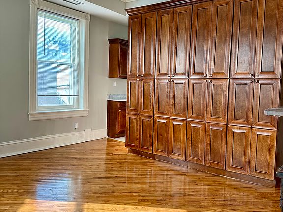 4th image of 4243 Ridge Ave #2F