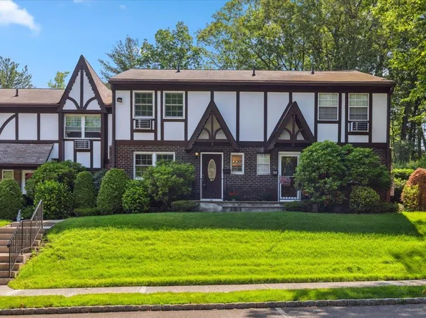 68 Yorkshire Drive, Suffern, NY 10901