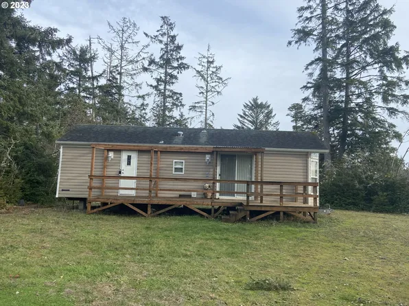 25400 R Ln, Ocean Park, WA 98640