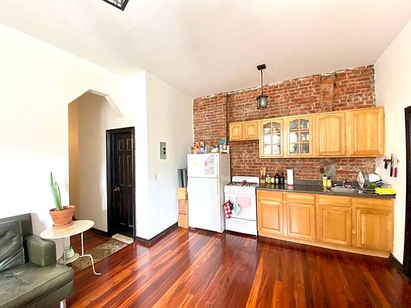 2nd image of 1069 Bedford Ave #2DD