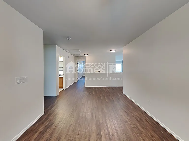 17238 W Maui Ln — Photo 7