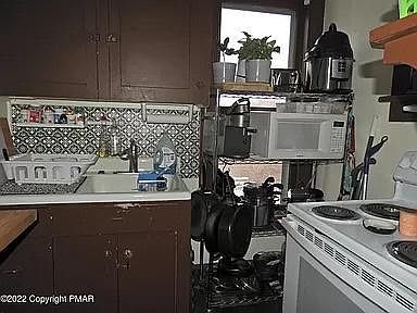 2nd image of 515 Scott St #2