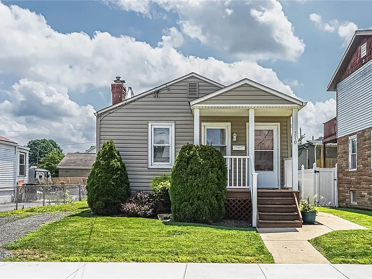 210 New Haven Ln — Photo 1