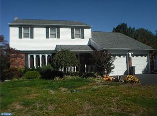 27 Crest Vw, Southampton, PA 18966