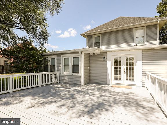 5th image of 915 Berryville Ave #1-2