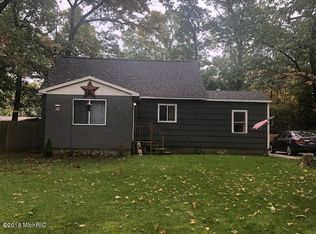 520 Hazel Ct, Muskegon, MI 49442