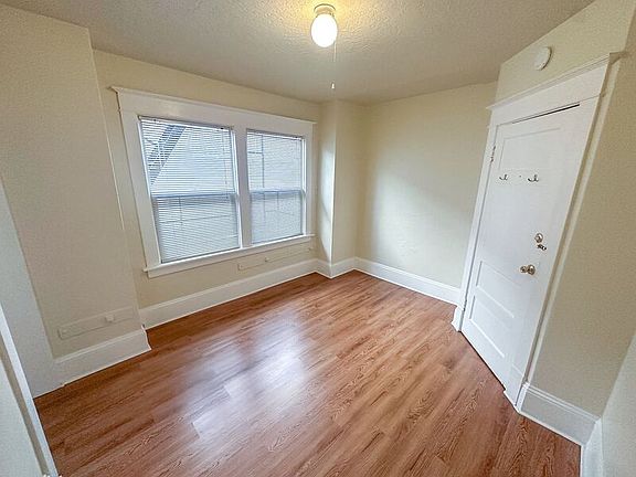4th image of 2708 NE Sandy Blvd #2