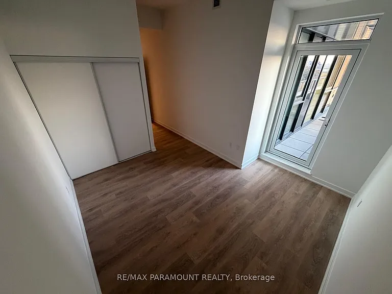 1037 The Queensway #605 — Photo 12