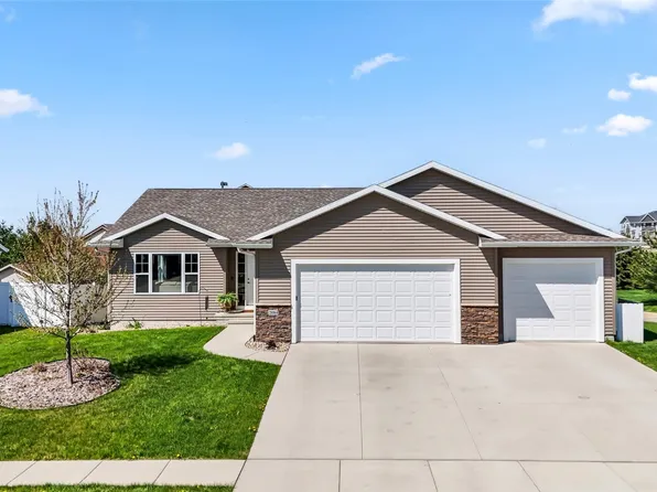 2084 Crestwood Ln, Marion, IA 52302
