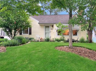 960 Woodbine Dr, Saint Louis, MO 63126