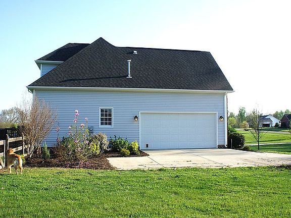 2nd image of 211 Lakewalk Dr