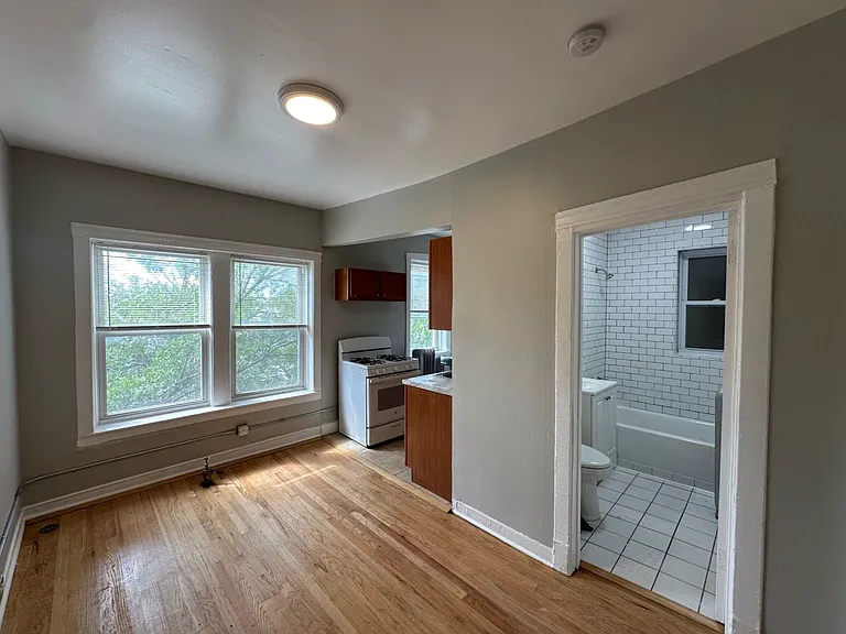 4904-08 N Saint Louis Ave #3E — Photo 5