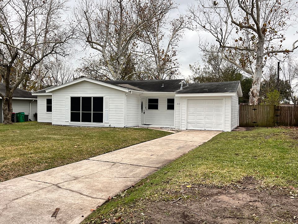 1st image of 221 Lakewood Dr
