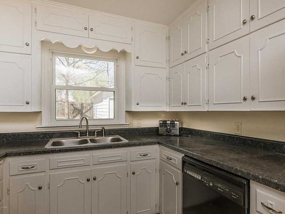 5th image of 3708 Westlawn Ave