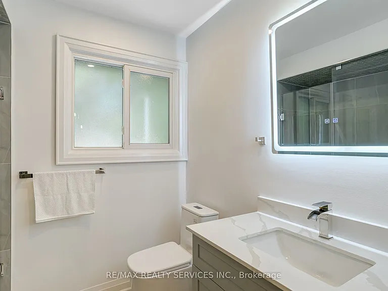 5133 Cherryhill Cres — Photo 27