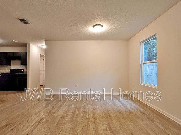 3rd image of 2919 W 3rd St