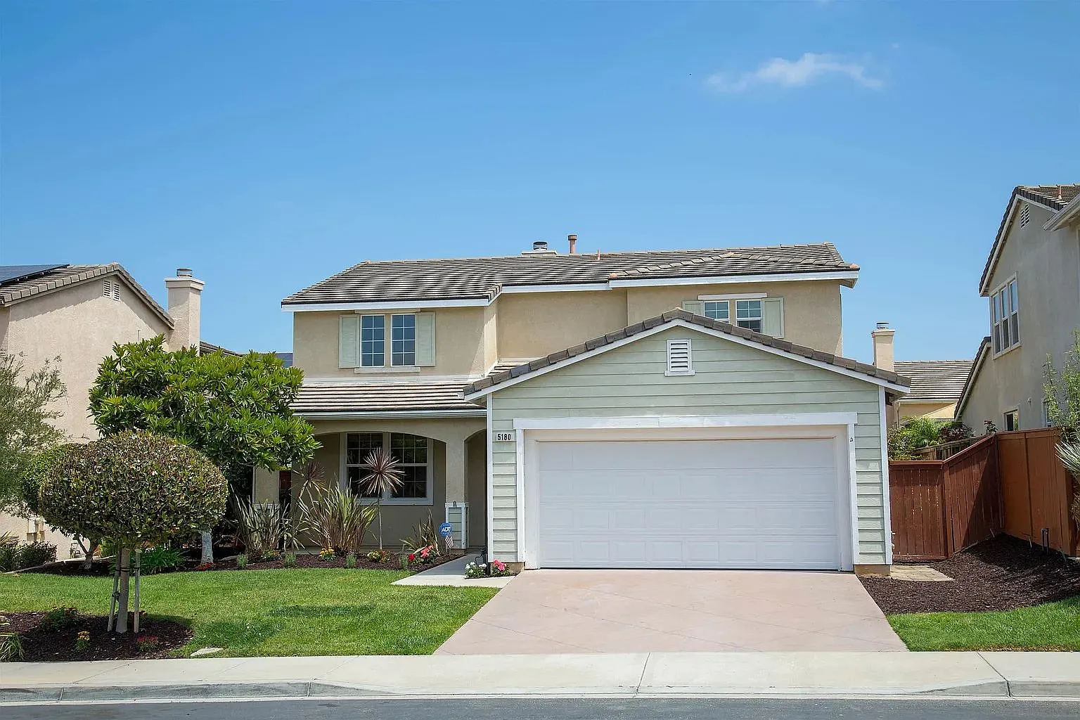 4 bed, 2349 sqft, $4,548 — Photo 1