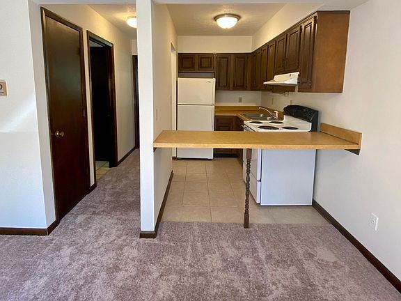 4th image of 28 Stewart Park E #D