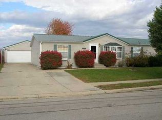 4644 Autumn Ridge Dr, Columbus, IN 47203