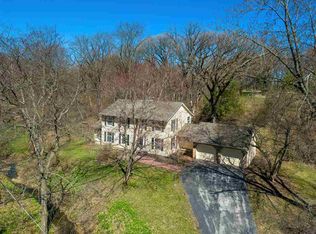 4950 Center Ct, Bettendorf, IA 52722