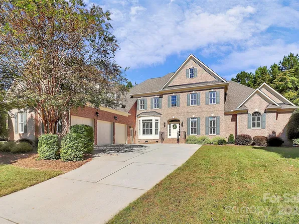 2315 Highland Forest Dr, Waxhaw, NC 28173