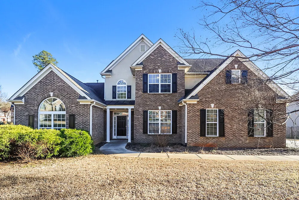 5 bed, 3.0 bath, 2800 sqft, $2,980 — Photo 1