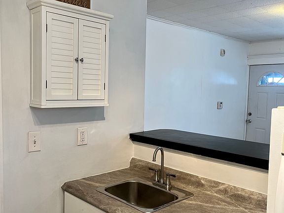 4th image of 16 Fairfield Ave #2