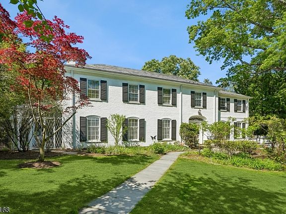 3rd image of 343 Forest Rd