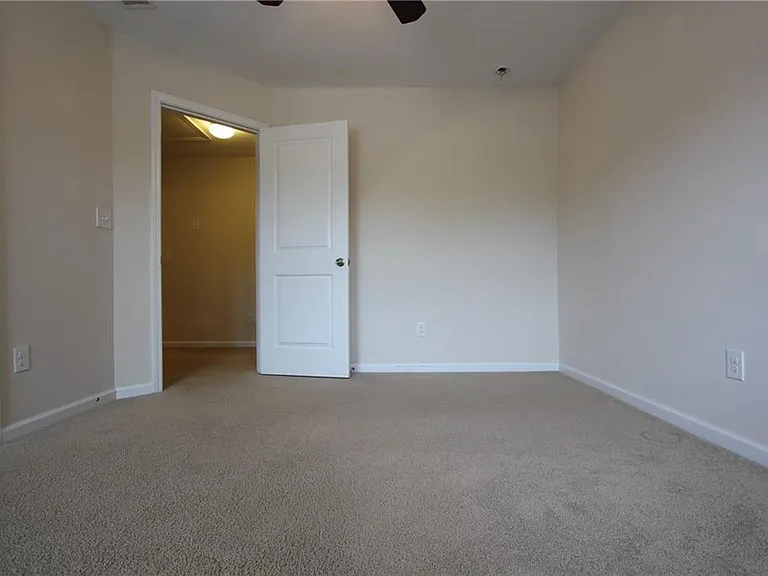 2132 Greencrest Cir — Photo 26